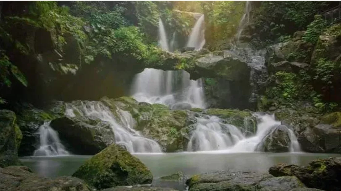 Air Terjun Padha Watu